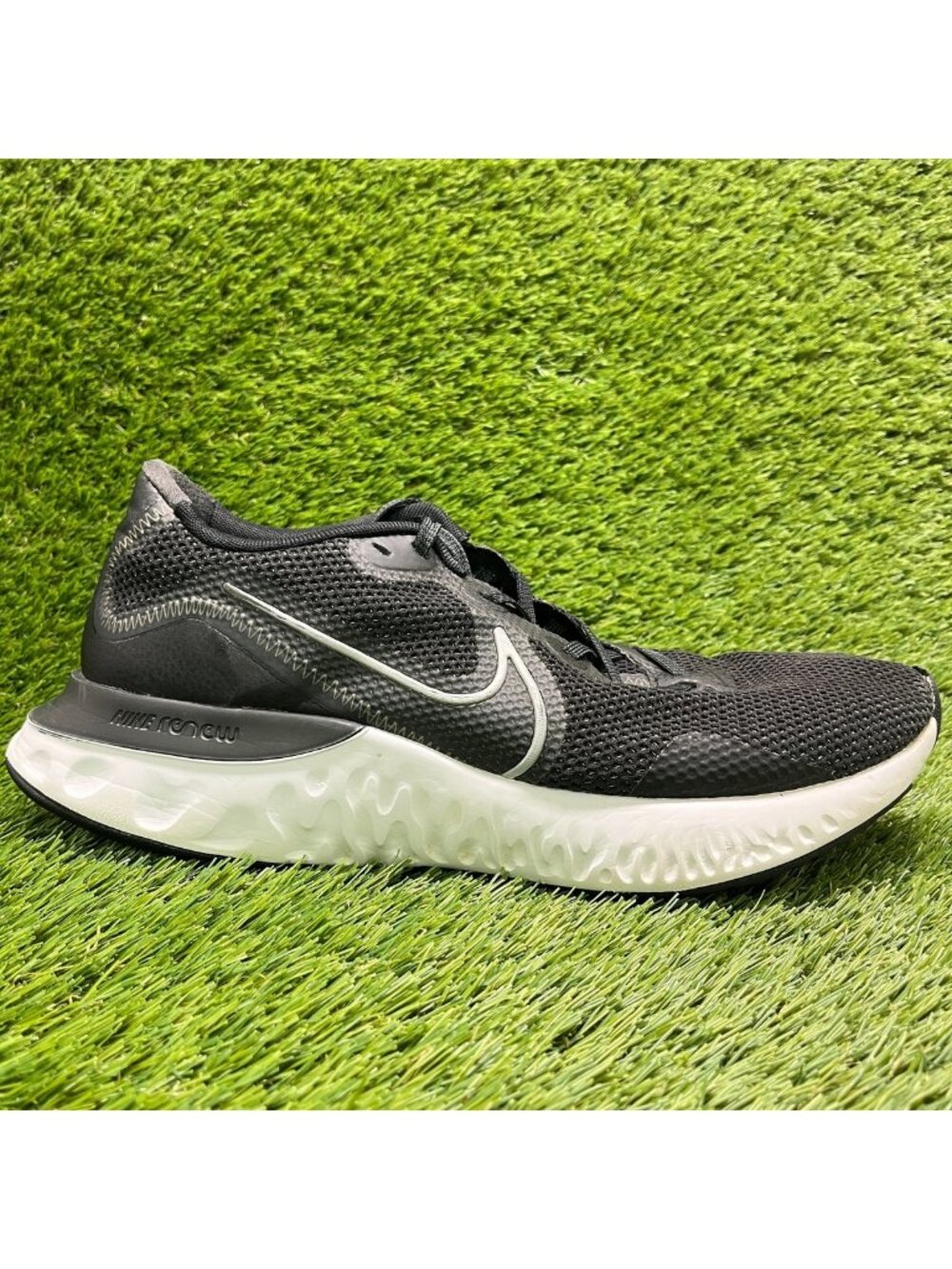 Nike Renew Run 3 Mens Size 12 Black White Athletic Running Walking Shoes Sneaker